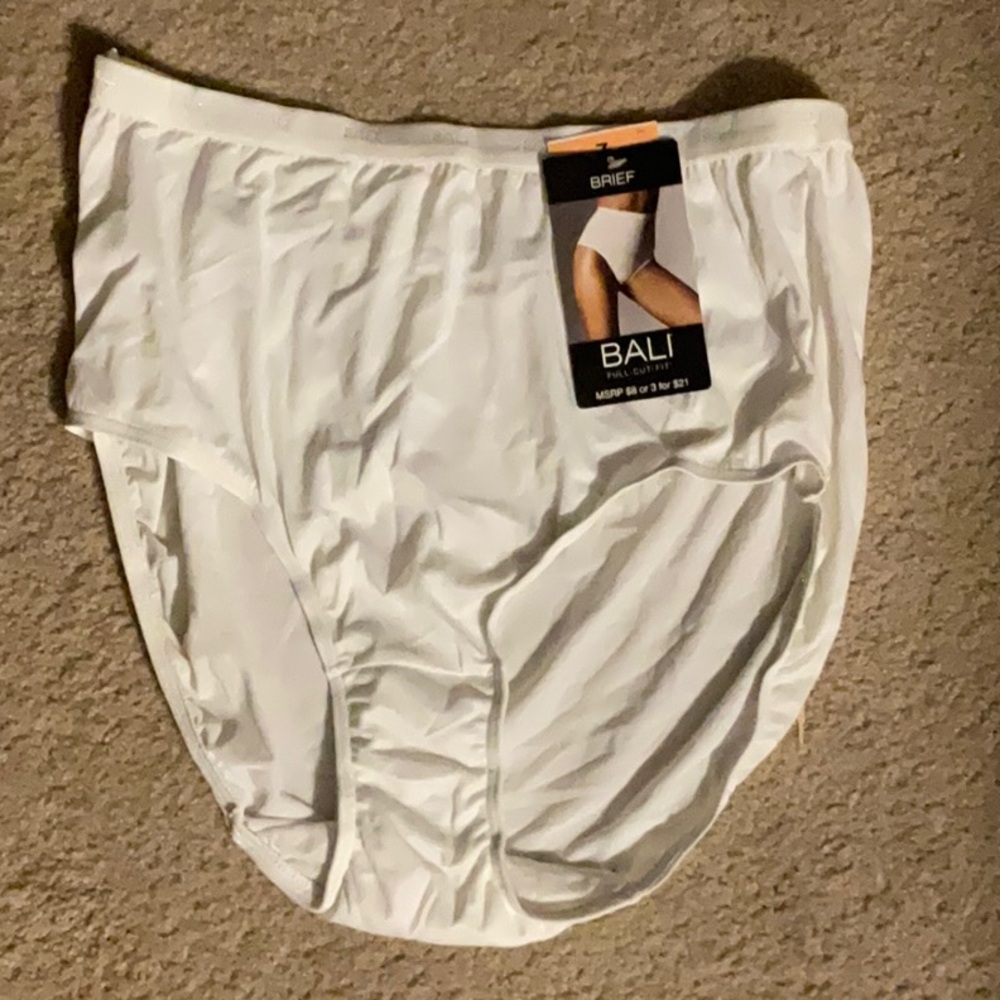 New 3 Bali Panties Size 7